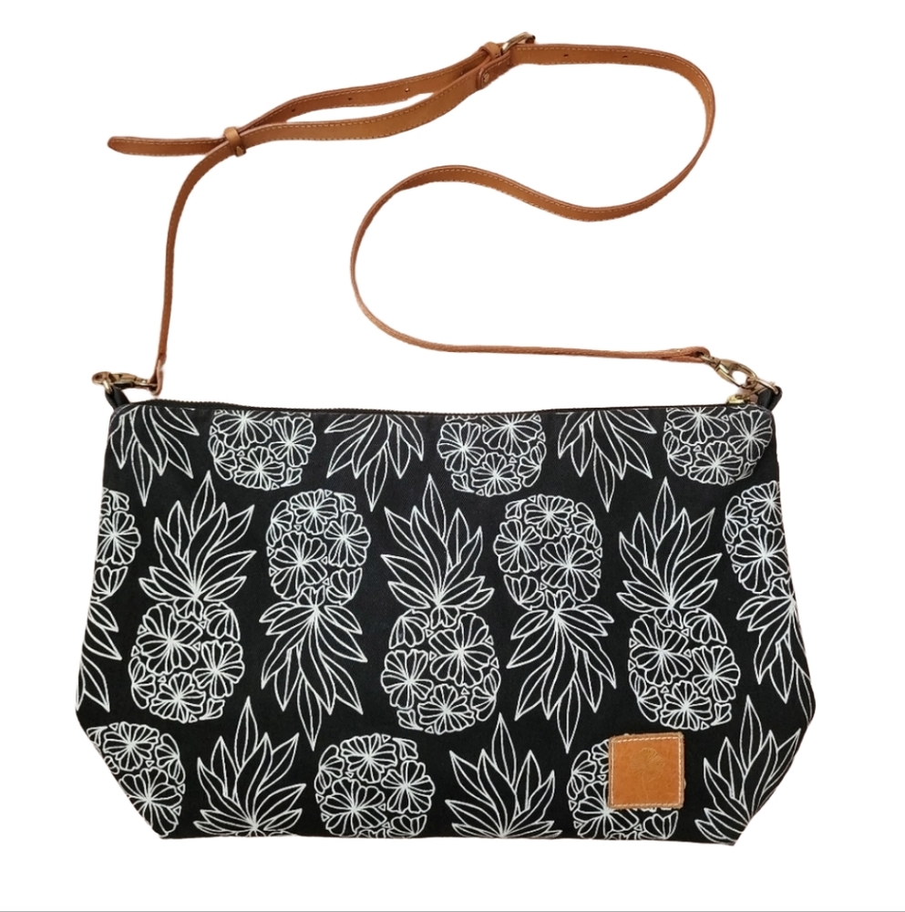 Jana Lam Hawaii pineapple printed crossbody w/ leather strap